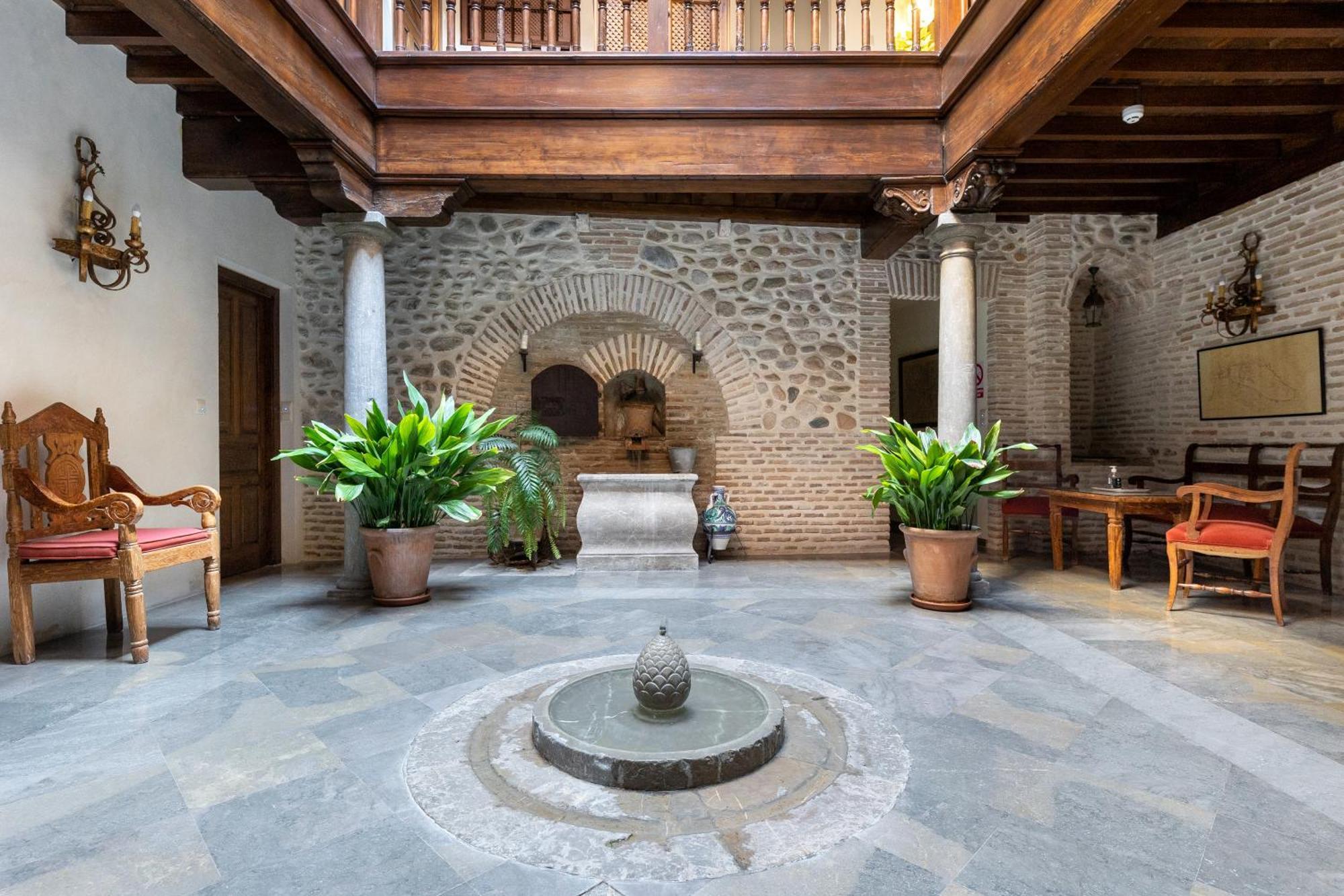 Apartamentos En Pleno Centro, Aljibe Rodrigo Del Campo 1A Granada Exteriér fotografie