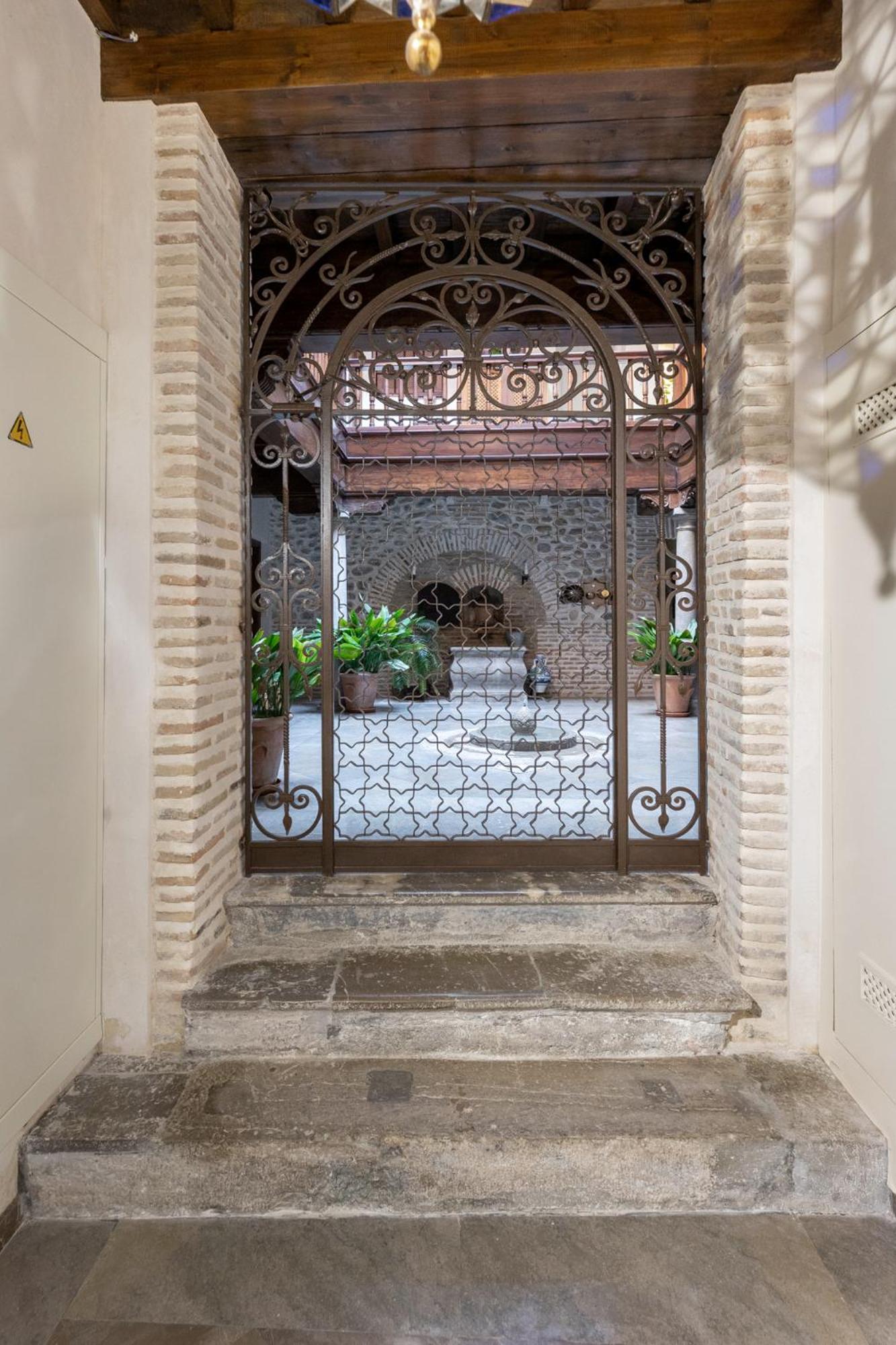 Apartamentos En Pleno Centro, Aljibe Rodrigo Del Campo 1A Granada Exteriér fotografie