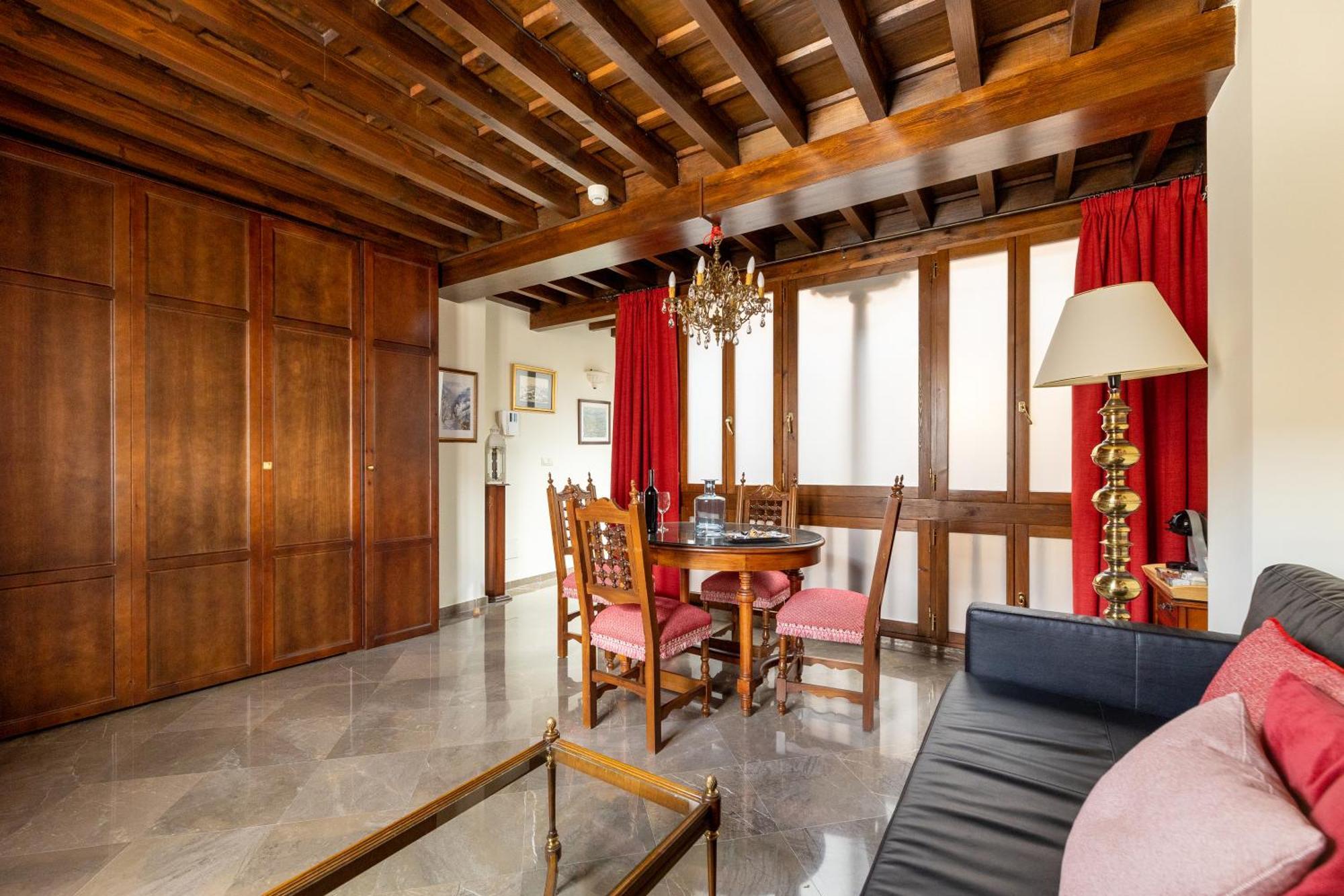 Apartamentos En Pleno Centro, Aljibe Rodrigo Del Campo 1A Granada Exteriér fotografie