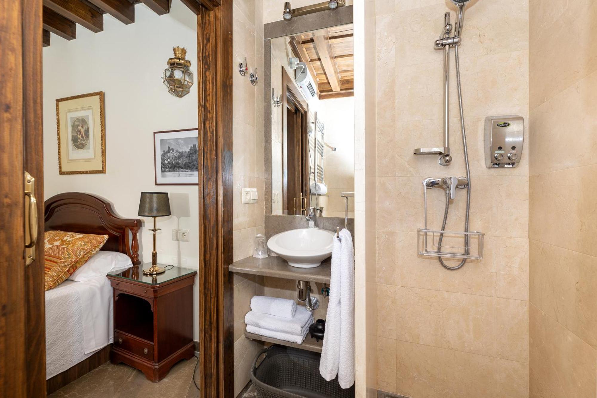 Apartamentos En Pleno Centro, Aljibe Rodrigo Del Campo 1A Granada Exteriér fotografie
